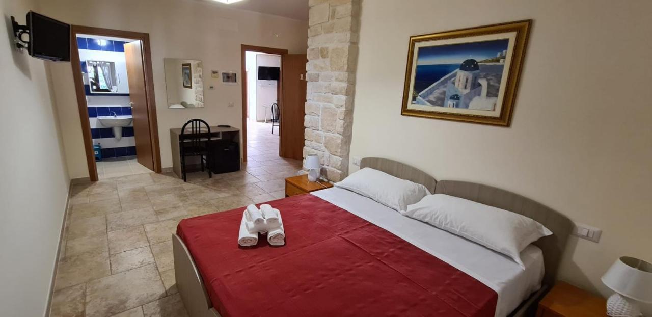Bed And Breakfast La Terrazza 치스테르니노 외부 사진