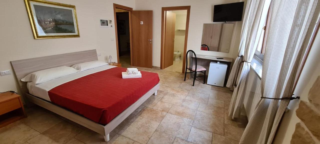 Bed And Breakfast La Terrazza 치스테르니노 외부 사진