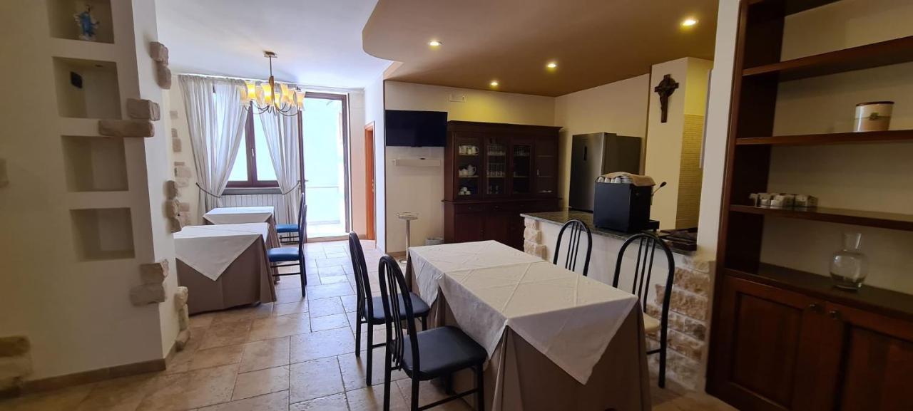 Bed And Breakfast La Terrazza 치스테르니노 외부 사진